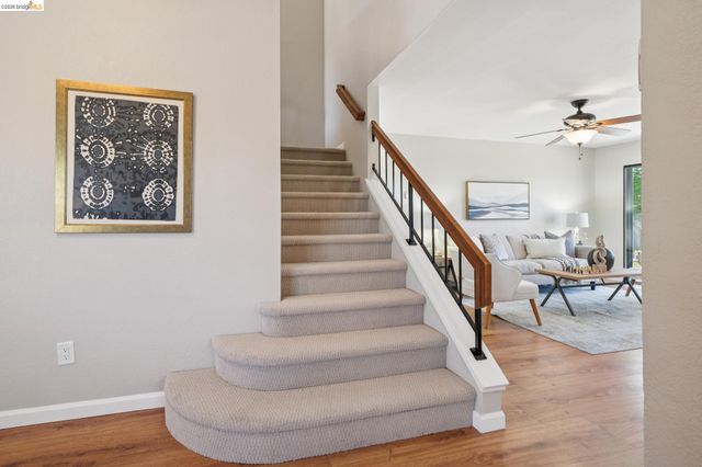 211 Meadowlark Way, Hercules, CA 94547