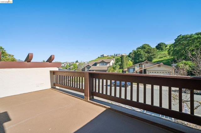 211 Meadowlark Way, Hercules, CA 94547