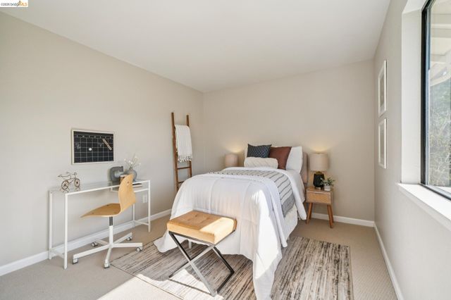 211 Meadowlark Way, Hercules, CA 94547