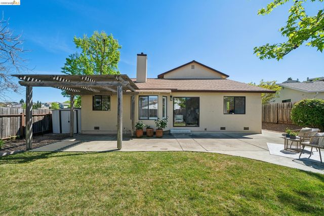 211 Meadowlark Way, Hercules, CA 94547