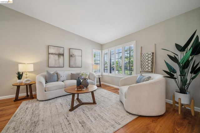 211 Meadowlark Way, Hercules, CA 94547