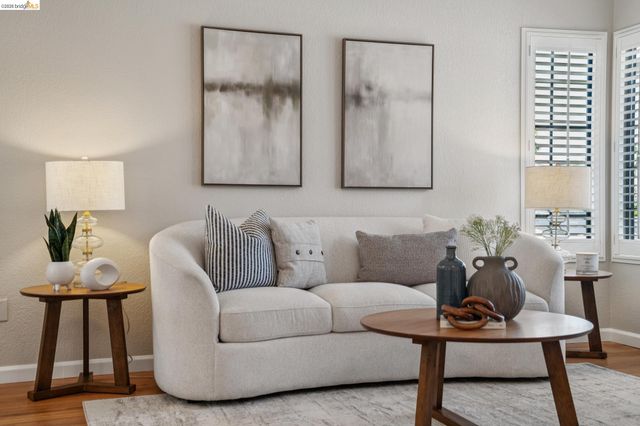 211 Meadowlark Way, Hercules, CA 94547