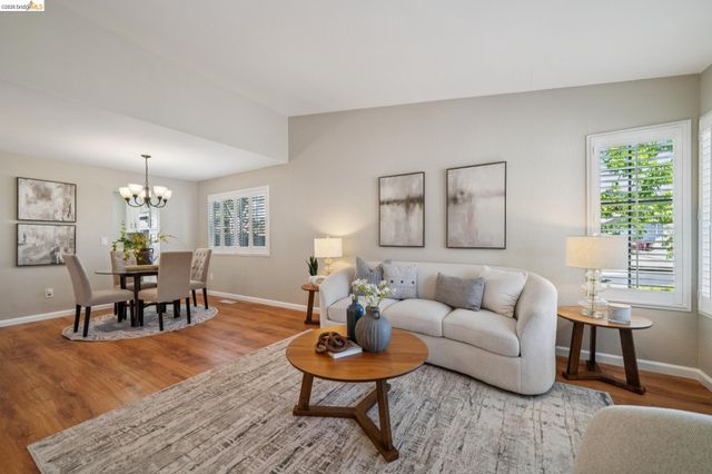 211 Meadowlark Way, Hercules, CA 94547