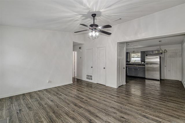 502 Circleview Drive, Mansfield, TX 76063
