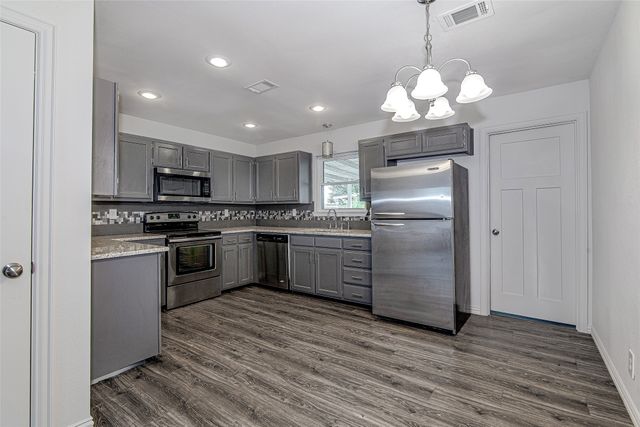 502 Circleview Drive, Mansfield, TX 76063