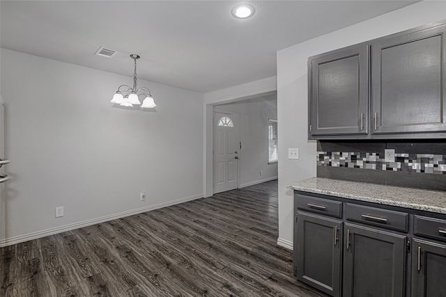 502 Circleview Drive, Mansfield, TX 76063