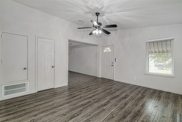 502 Circleview Drive, Mansfield, TX 76063