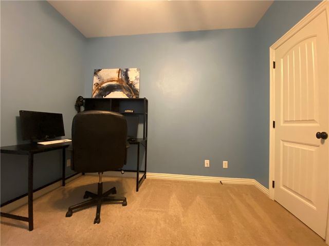 656 Foothills Drive, Fayetteville, AR 72701