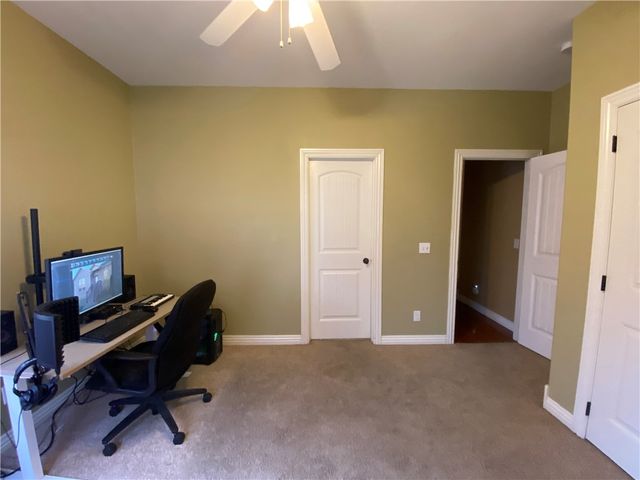 656 Foothills Drive, Fayetteville, AR 72701