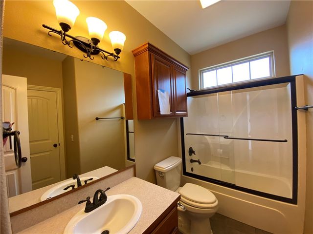 656 Foothills Drive, Fayetteville, AR 72701