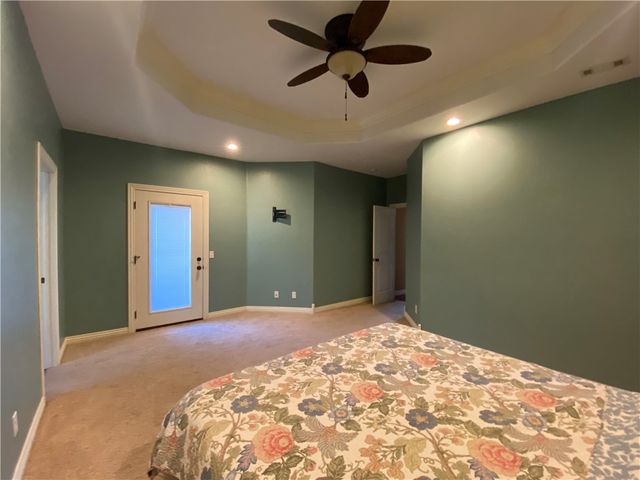 656 Foothills Drive, Fayetteville, AR 72701