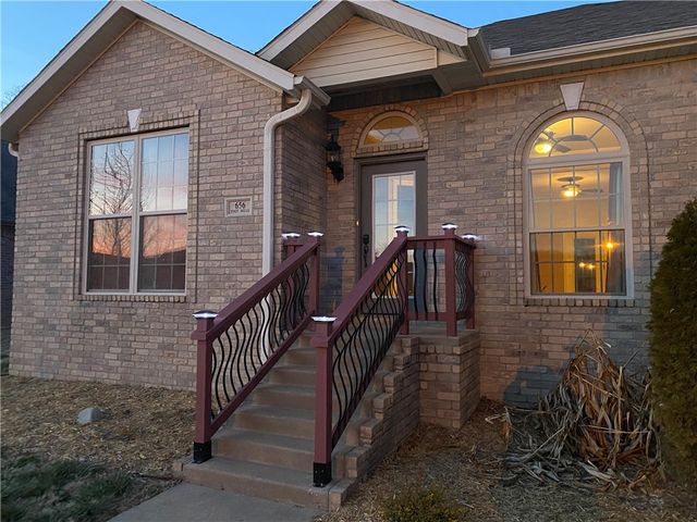 656 Foothills Drive, Fayetteville, AR 72701