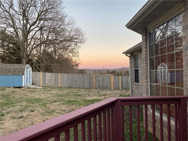 656 Foothills Drive, Fayetteville, AR 72701