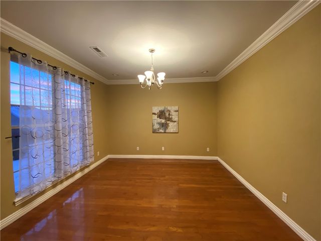 656 Foothills Drive, Fayetteville, AR 72701