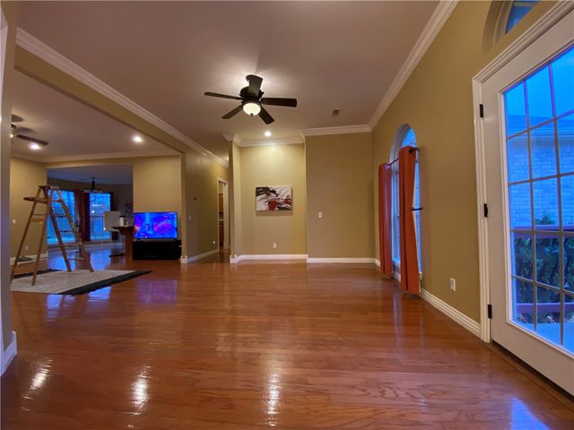 656 Foothills Drive, Fayetteville, AR 72701