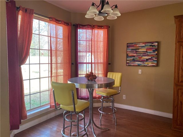 656 Foothills Drive, Fayetteville, AR 72701