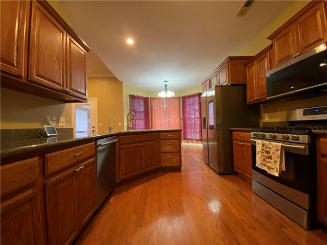 656 Foothills Drive, Fayetteville, AR 72701