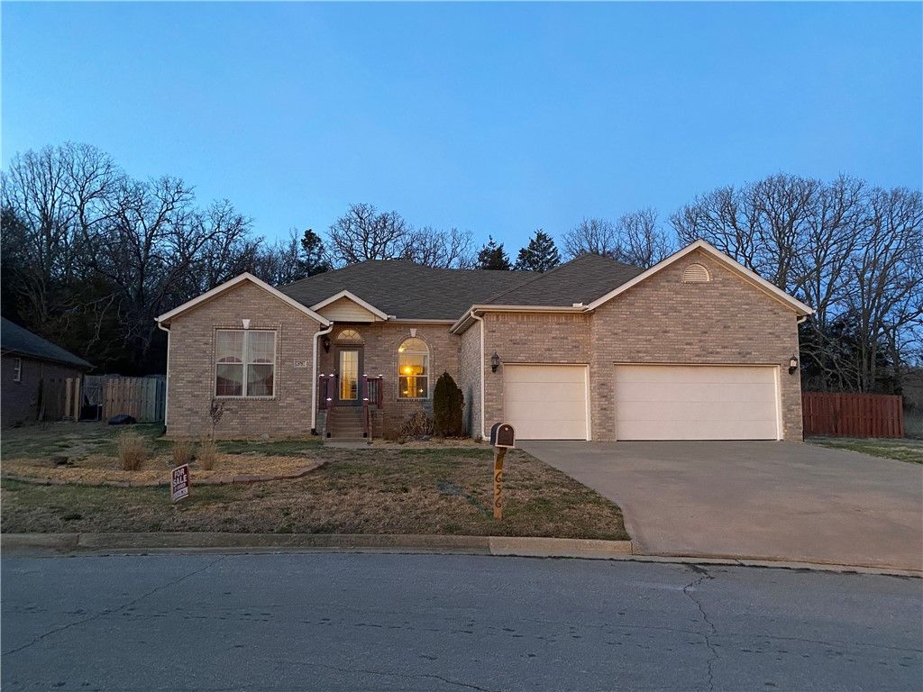 656 Foothills Drive, Fayetteville, AR 72701