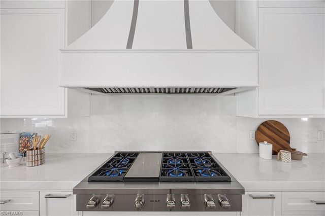 375 Bow Line DR, Naples, FL 34103