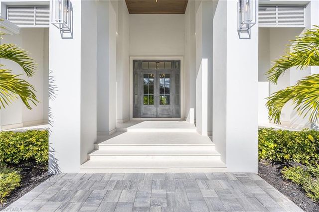 375 Bow Line DR, Naples, FL 34103