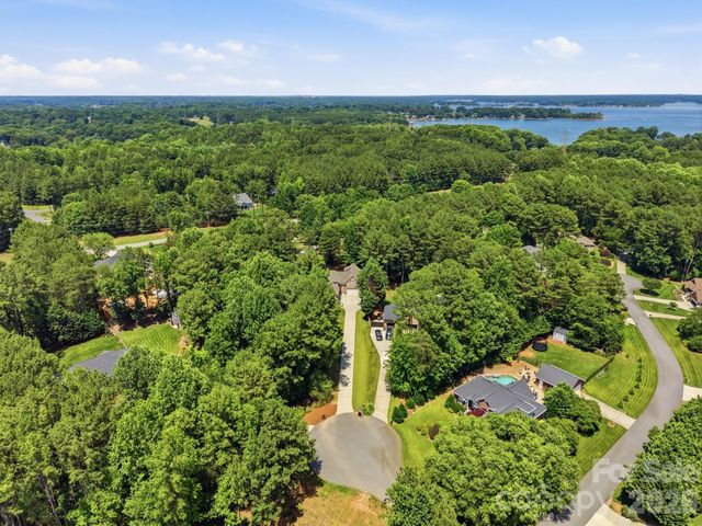 4342 Harbor Watch Drive, Denver, NC 28037