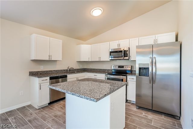 911 NE 9th ST, Cape Coral, FL 33909