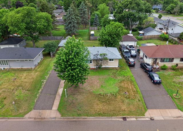 6231 France Avenue N, Brooklyn Center, MN 55429