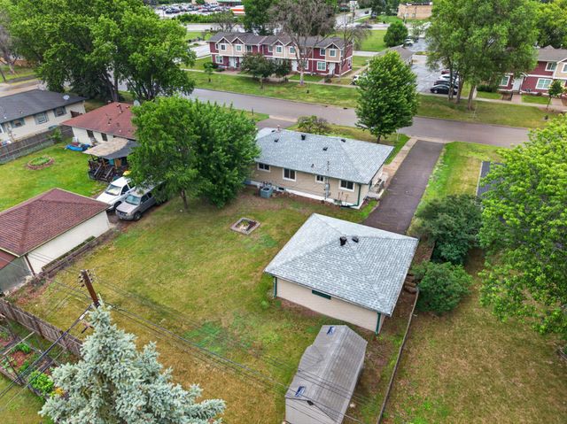6231 France Avenue N, Brooklyn Center, MN 55429