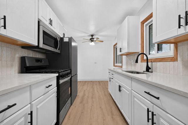 6231 France Avenue N, Brooklyn Center, MN 55429