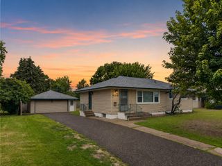 6231 France Avenue N, Brooklyn Center, MN 55429