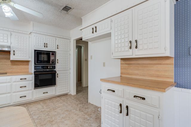 1601 E Crystal Lane, Brownfield, TX 79316