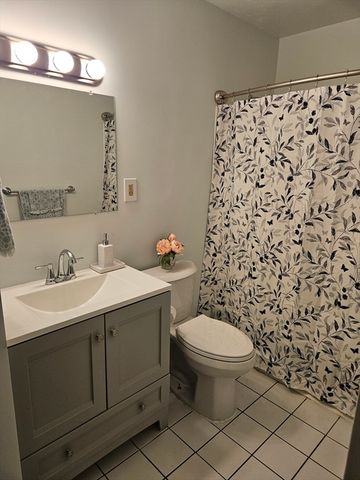 34 Thayer Pond Road 8, Oxford, MA 01537