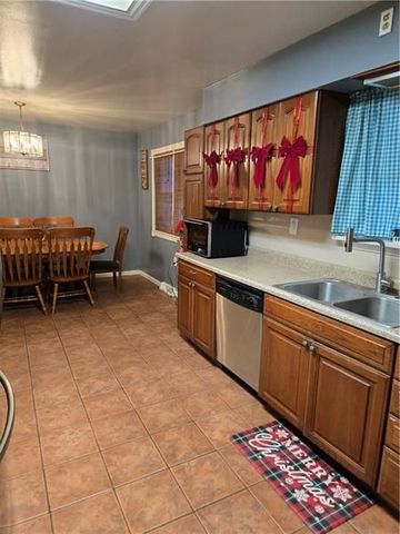 4871 County Line ROAD, Scott Twp, PA 16101