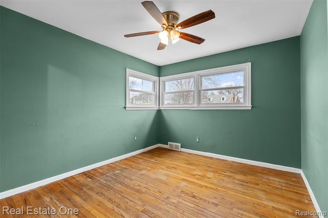 863 Harrison Boulevard, Lincoln Park, MI 48146