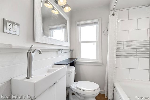 863 Harrison Boulevard, Lincoln Park, MI 48146