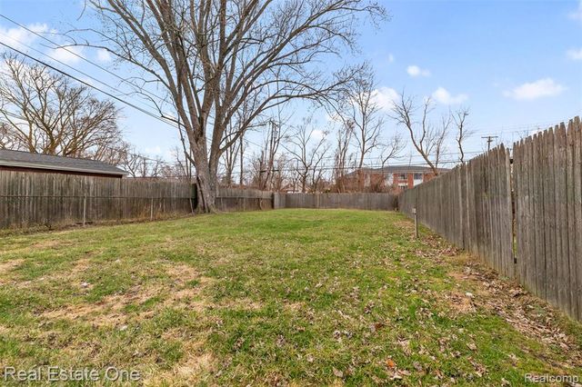 863 Harrison Boulevard, Lincoln Park, MI 48146