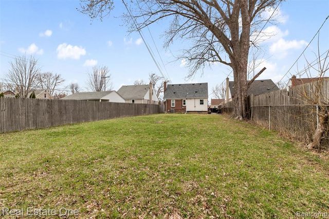 863 Harrison Boulevard, Lincoln Park, MI 48146