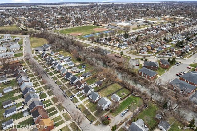 863 Harrison Boulevard, Lincoln Park, MI 48146