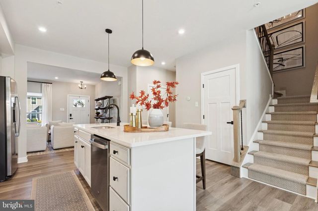 102 STERLING DR, East Norriton, PA 19401