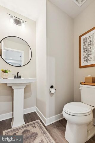 102 STERLING DR, East Norriton, PA 19401