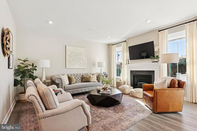 102 STERLING DR, East Norriton, PA 19401