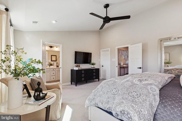 102 STERLING DR, East Norriton, PA 19401