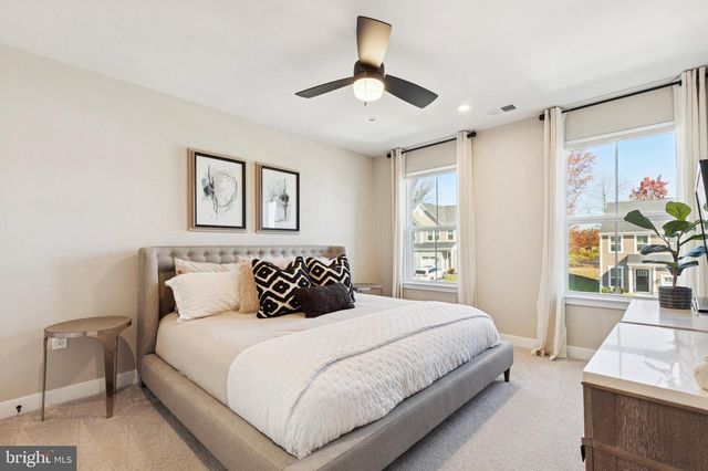 102 STERLING DR, East Norriton, PA 19401