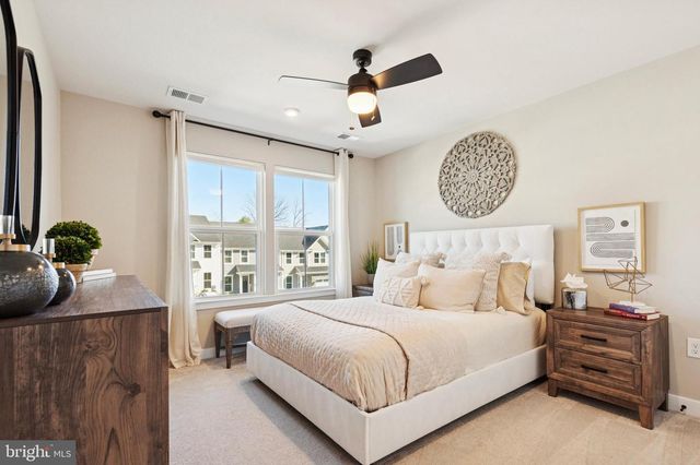 102 STERLING DR, East Norriton, PA 19401