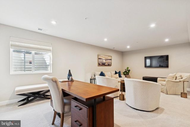 102 STERLING DR, East Norriton, PA 19401