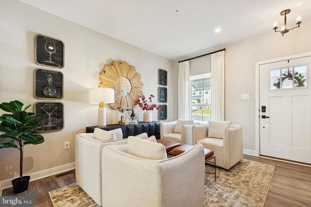 102 STERLING DR, East Norriton, PA 19401