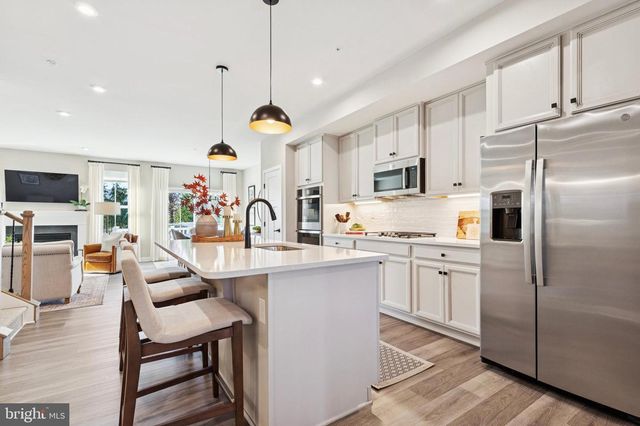 102 STERLING DR, East Norriton, PA 19401