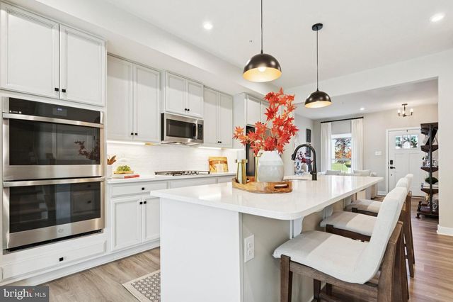 102 STERLING DR, East Norriton, PA 19401