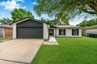 10415 Towne Oak Lane, Sugar Land, TX 77498