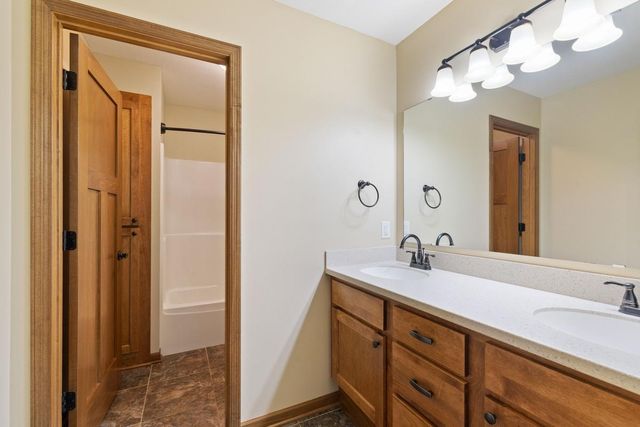 16958 Dynamic Drive, Lakeville, MN 55044